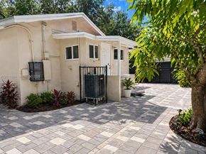 135 NW 68th St, Miami FL 33150