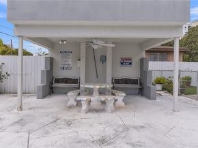 3599 SW 17th St 3599, Miami FL 33145