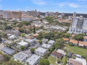 3599 SW 17th St 3599, Miami FL 33145