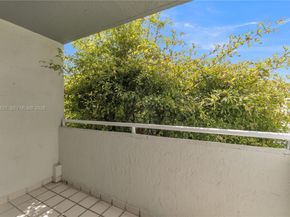 3599 SW 17th St 3599, Miami FL 33145