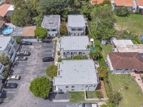 3599 SW 17th St 3599, Miami FL 33145