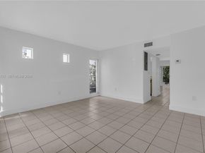 3599 SW 17th St 3599, Miami FL 33145
