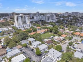 3599 SW 17th St 3599, Miami FL 33145