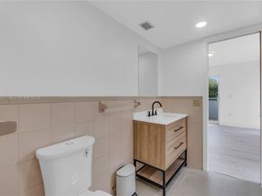3599 SW 17th St 3599, Miami FL 33145