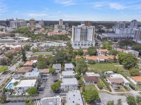 3599 SW 17th St 3599, Miami FL 33145