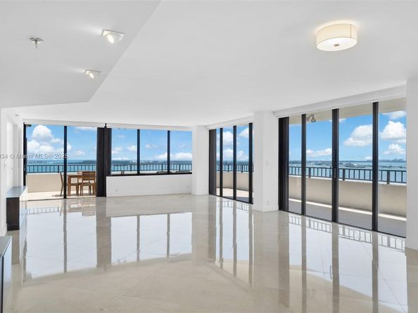 520 Brickell Key Drive UPH03, Miami FL 33131