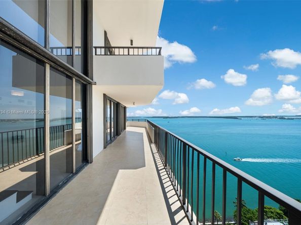 520 Brickell Key Drive UPH03, Miami FL 33131