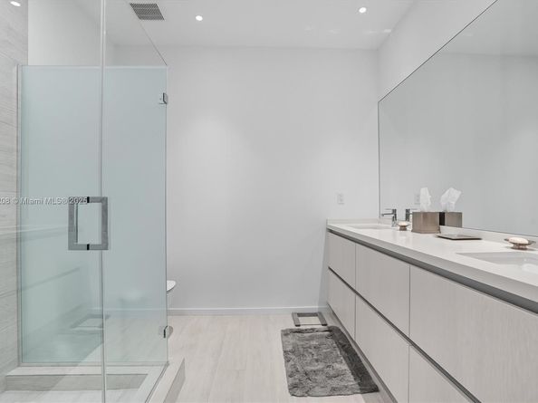 3156 SW 27th Ave 203, Miami FL 33133