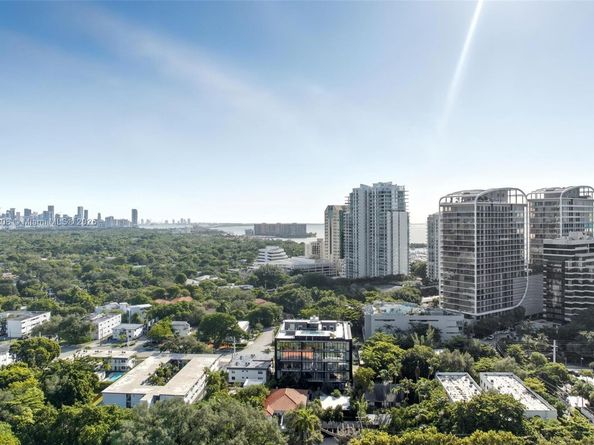 3156 SW 27th Ave 203, Miami FL 33133