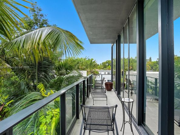 3156 SW 27th Ave 203, Miami FL 33133