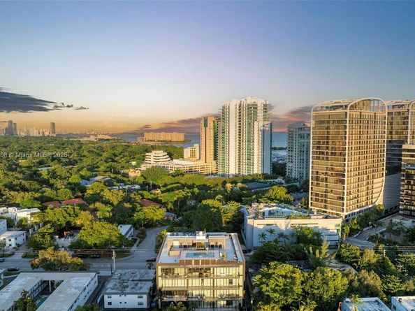 3156 SW 27th Ave 203, Miami FL 33133