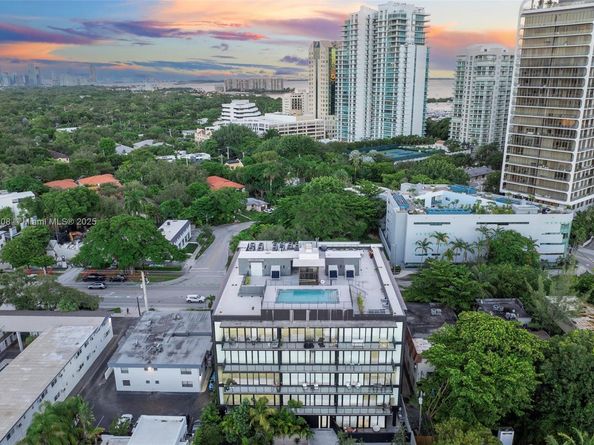 3156 SW 27th Ave 203, Miami FL 33133