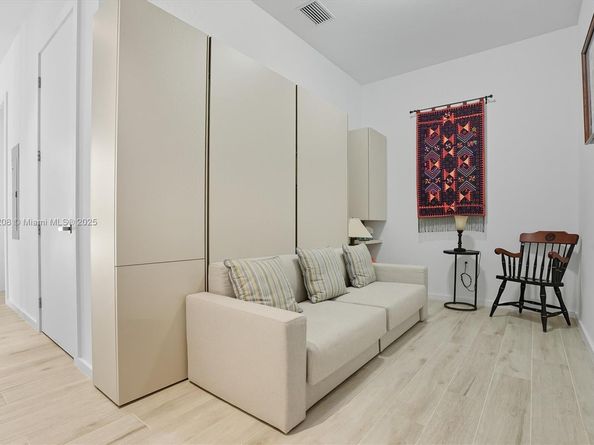 3156 SW 27th Ave 203, Miami FL 33133