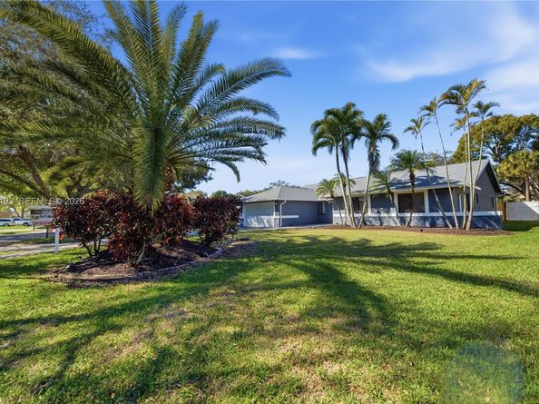 2791 SW 86th Way, Davie FL 33328