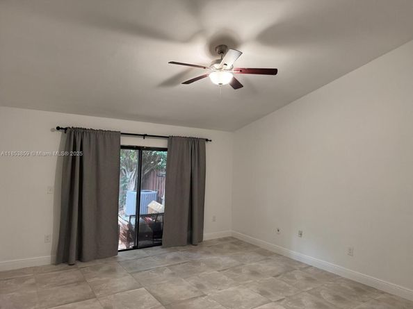 19941 NE 5th Ct 3M, Miami FL 33179