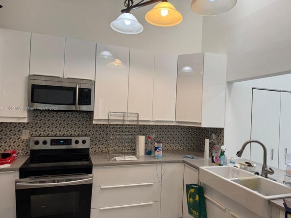 19941 NE 5th Ct 3M, Miami FL 33179