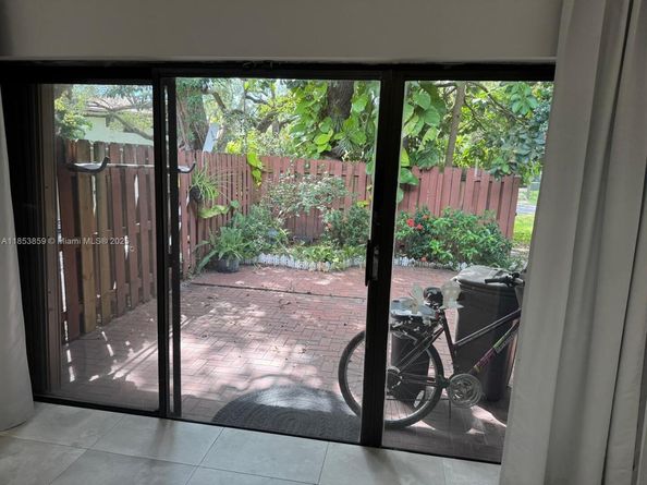 19941 NE 5th Ct 3M, Miami FL 33179
