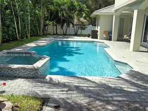 15982 SW 61st St, Davie FL 33331