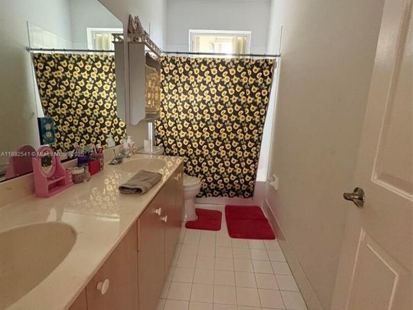 15982 SW 61st St, Davie FL 33331