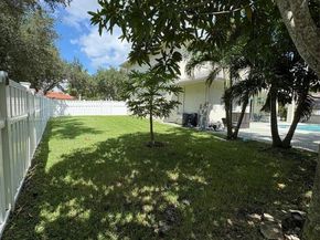 15982 SW 61st St, Davie FL 33331