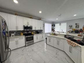 15982 SW 61st St, Davie FL 33331