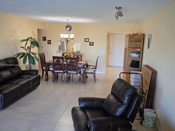 901 SW 128th Ter 407A, Pembroke Pines FL 33027
