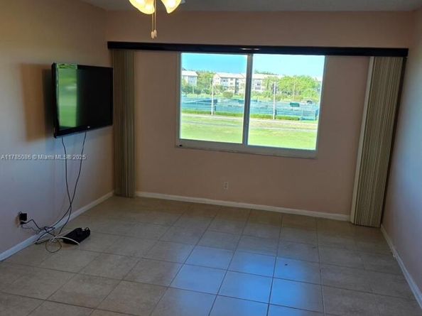 901 SW 128th Ter 407A, Pembroke Pines FL 33027