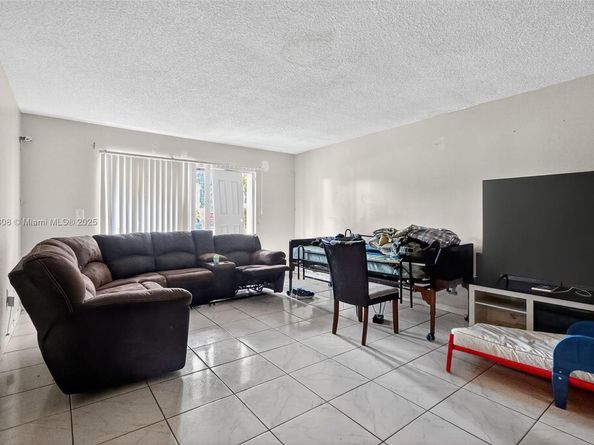 11925 NE 2nd Ave B105, North Miami FL 33161