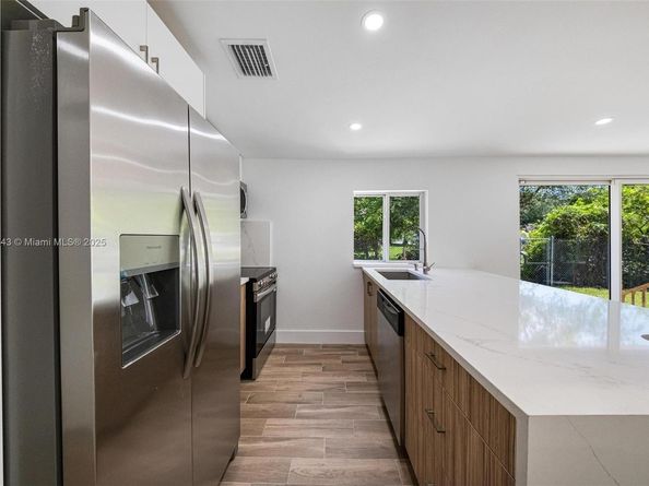 5900 NW 5th Ct, Miami FL 33127
