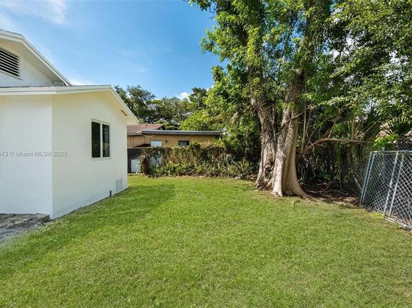 5900 NW 5th Ct, Miami FL 33127