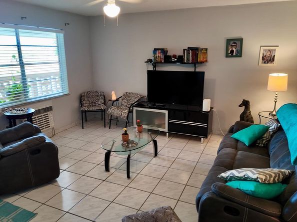 16901 NE 13th Ave 307, Miami FL 33162