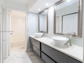 3740 Inverrary Dr 1T, Lauderhill FL 33319