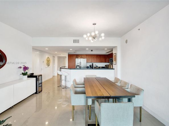 14951 Royal Oaks Ln 401, North Miami FL 33181