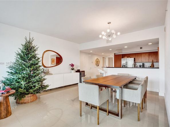 14951 Royal Oaks Ln 401, North Miami FL 33181