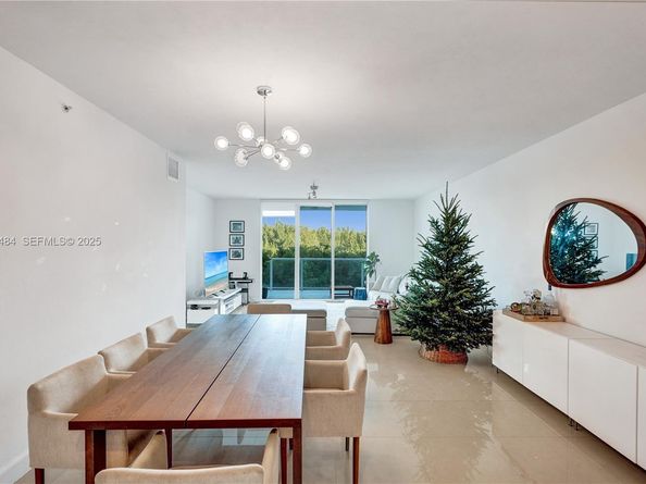 14951 Royal Oaks Ln 401, North Miami FL 33181