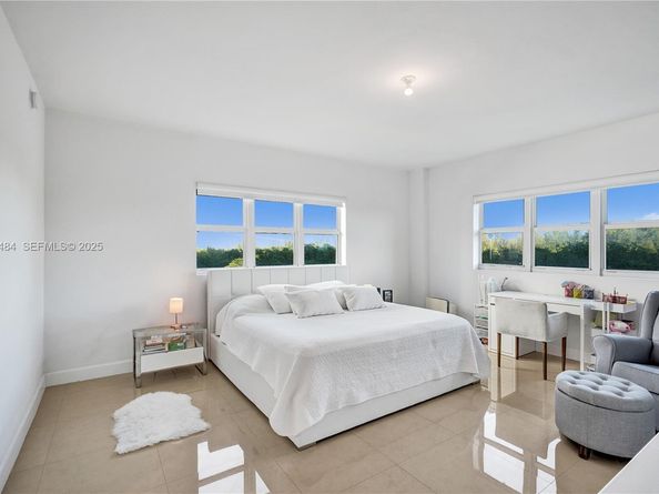 14951 Royal Oaks Ln 401, North Miami FL 33181