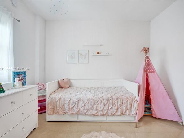 14951 Royal Oaks Ln 401, North Miami FL 33181