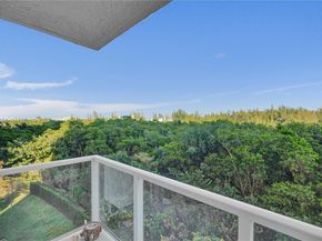 14951 Royal Oaks Ln 401, North Miami FL 33181