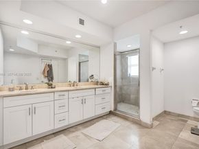 14951 Royal Oaks Ln 401, North Miami FL 33181