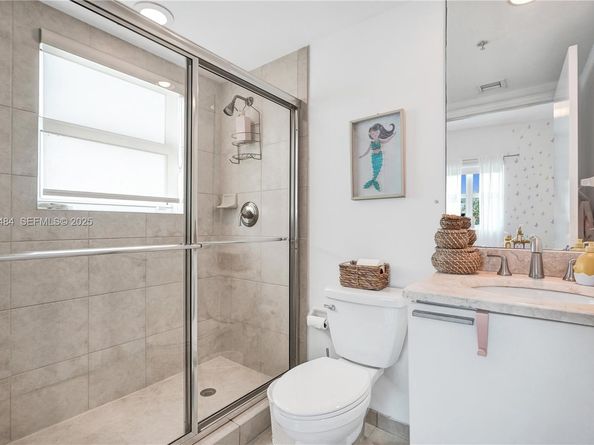 14951 Royal Oaks Ln 401, North Miami FL 33181