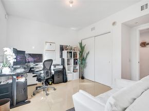 14951 Royal Oaks Ln 401, North Miami FL 33181