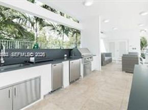 17111 Biscayne Blvd 2305, North Miami Beach FL 33160