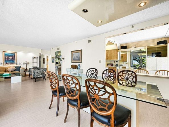 19707 Turnberry Way 5D, Aventura FL 33180