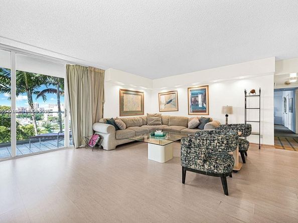 19707 Turnberry Way 5D, Aventura FL 33180