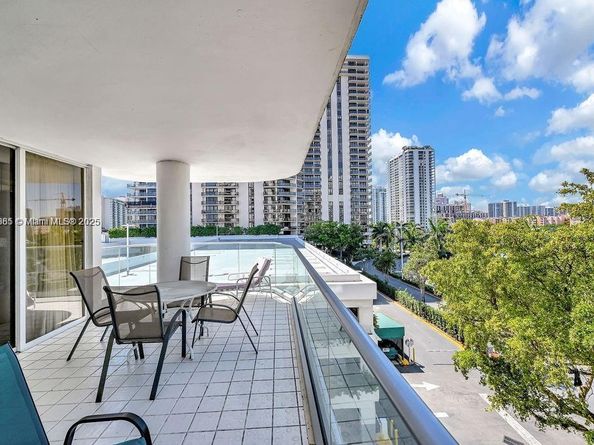 19707 Turnberry Way 5D, Aventura FL 33180