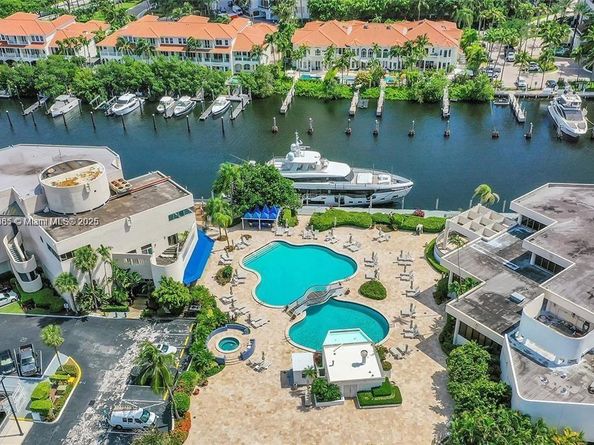 19707 Turnberry Way 5D, Aventura FL 33180