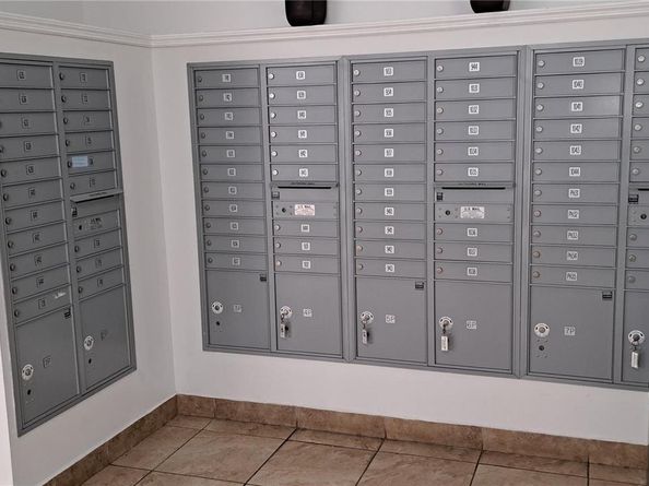 1801 S Ocean Dr PH33, Hallandale Beach FL 33009