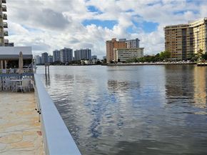 1801 S Ocean Dr PH33, Hallandale Beach FL 33009