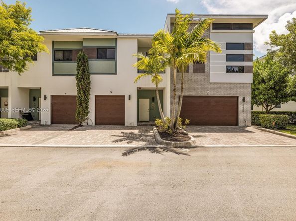 4444 NW 8th Ct, Plantation FL 33317