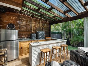 2752 SW 11th St, Miami FL 33135